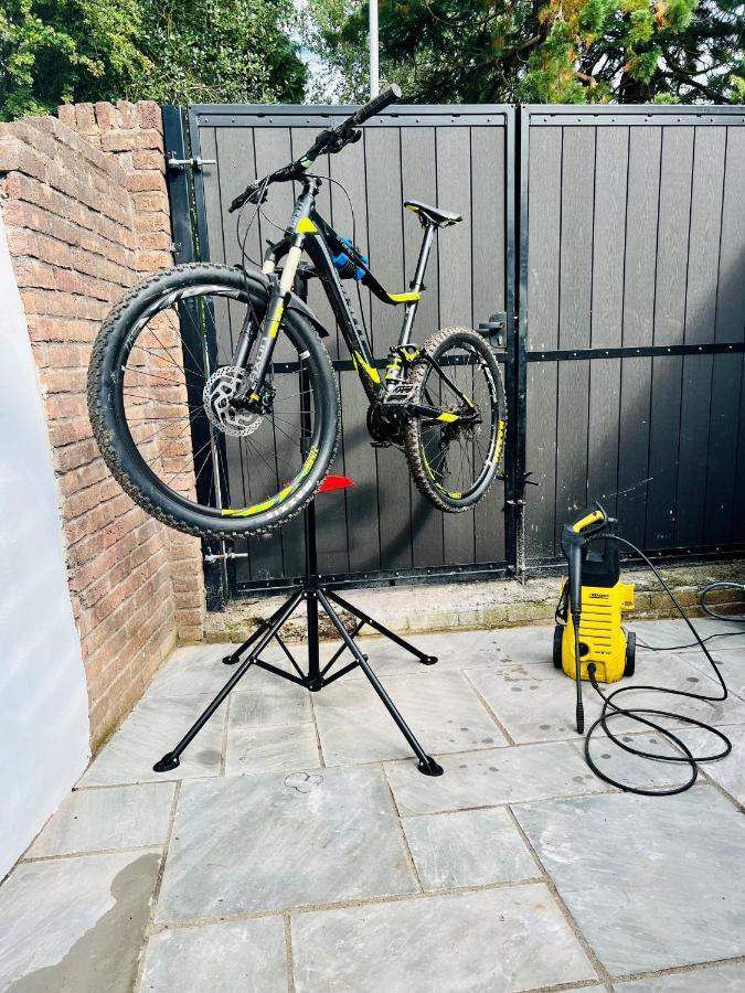 7 - Central Studio - King Bed - Bike Facilities Merthyr Tydfil Ngoại thất bức ảnh