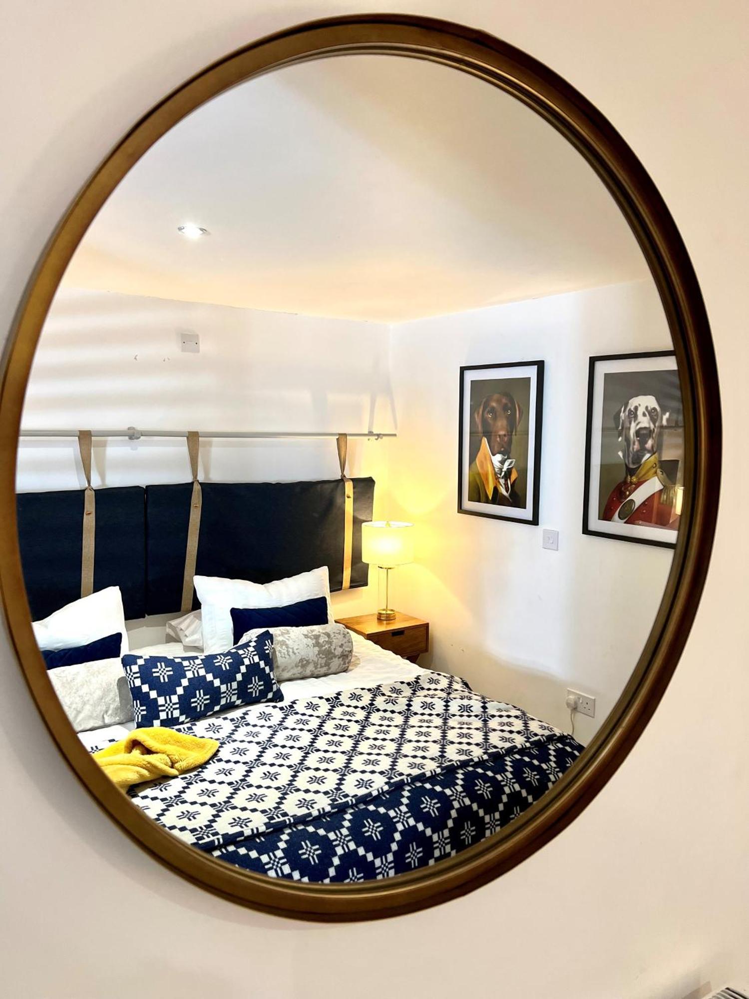 7 - Central Studio - King Bed - Bike Facilities Merthyr Tydfil Ngoại thất bức ảnh
