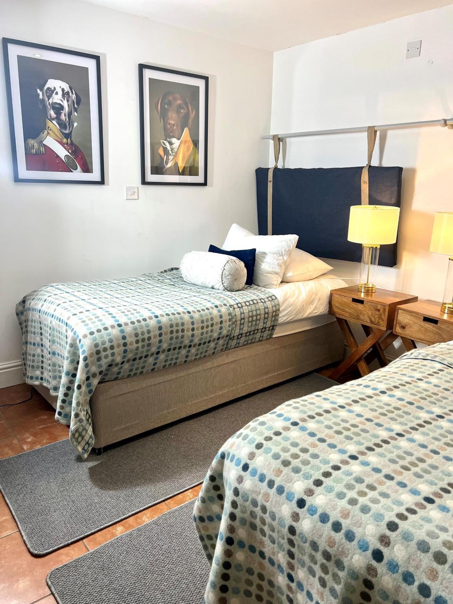 7 - Central Studio - King Bed - Bike Facilities Merthyr Tydfil Ngoại thất bức ảnh